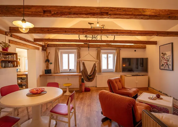 Ferienwohnung Landscapeapartment, 46Qm Individual Fewo Mit Fernblick Ins Zittauer Gebirge, Ferienapartment Im Historischen Altstadtkern Zittau