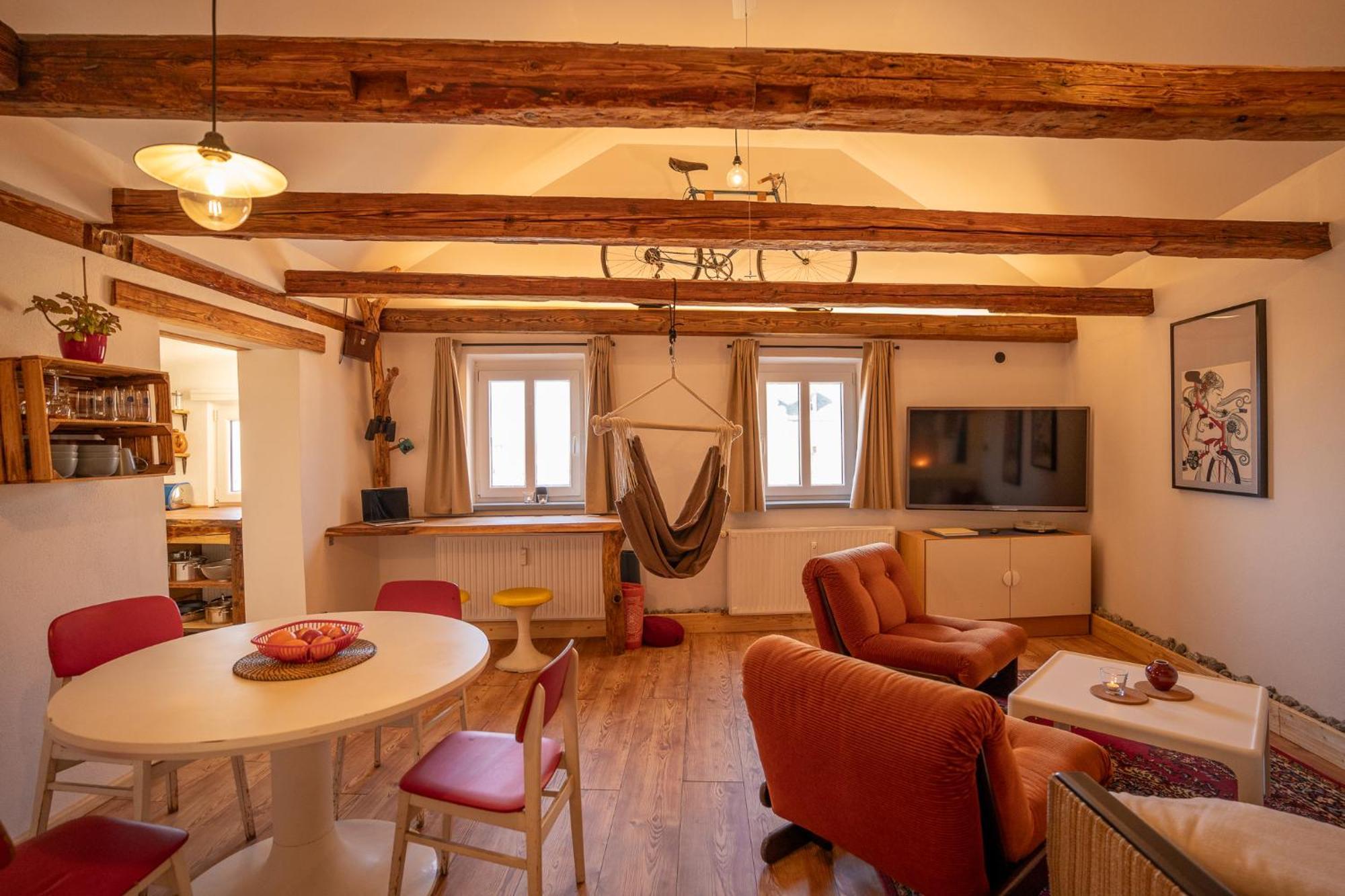Apartment Landscapeapartment, 46qm Individual Mit Fernblick Ins Zittauer Gebirge, Ferienapartment Im Historischen Altstadtkern Zittau